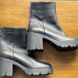 Steve Madden Heeled Platform Boots Goucho Size 8.5